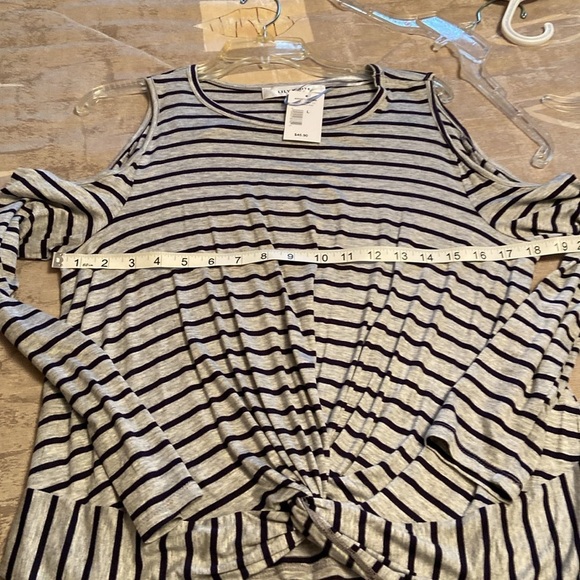 Lily White long sleeve open shoulder tee - Picture 7 of 8